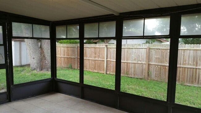 Building Photo - 435 Tangerine Dr