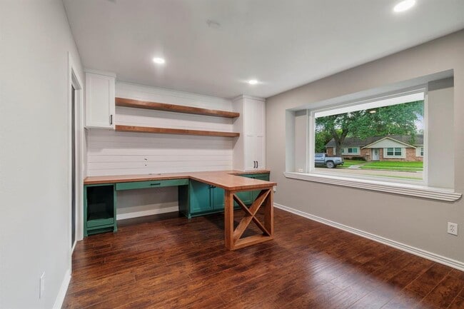 Building Photo - 11215 Sageway Dr