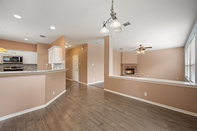 Building Photo - 1006 Shadow Valley Cove