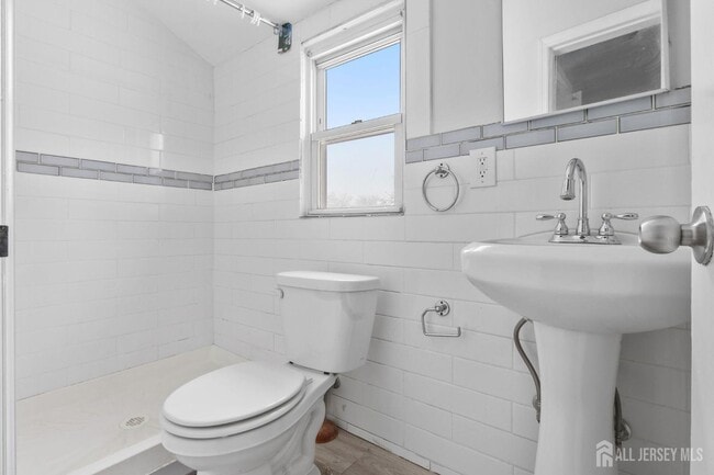 Building Photo - 211 N 13th St
