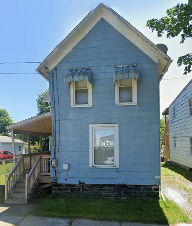 Primary Photo - 610 E 3rd St