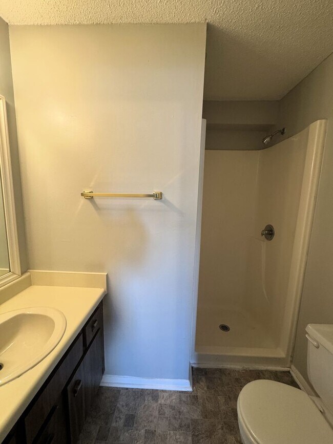 Building Photo - Available For Immediate Move-In!