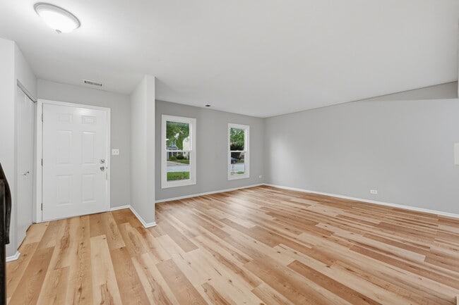 Building Photo - 5039 Chambers Dr