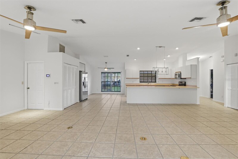 Building Photo - 131 2nd Ave E