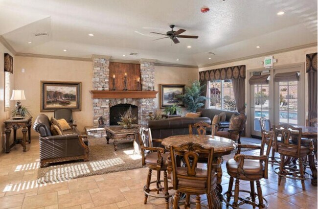 Building Photo - 810 S Dixie Dr
