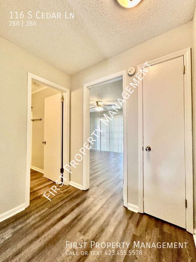 Building Photo - 116 S Cedar Ln