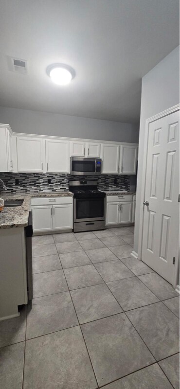 Building Photo - 1620 Valley Club Dr