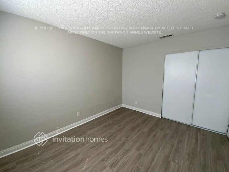 Building Photo - 4041 Hazelridge Dr