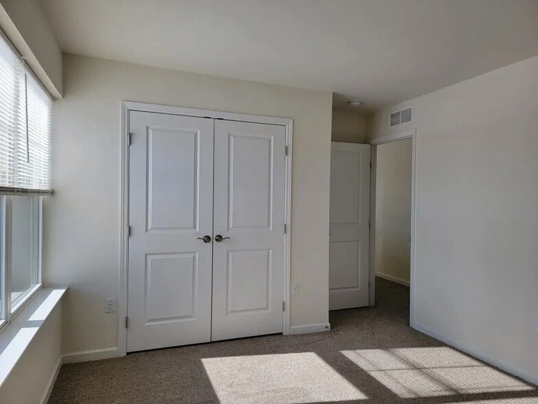 Building Photo - 64 Rollins Ln