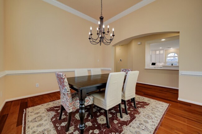 Building Photo - 5022 Coral Gables Dr
