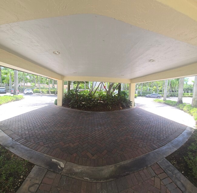 Building Photo - 8950 SW 69th Ct