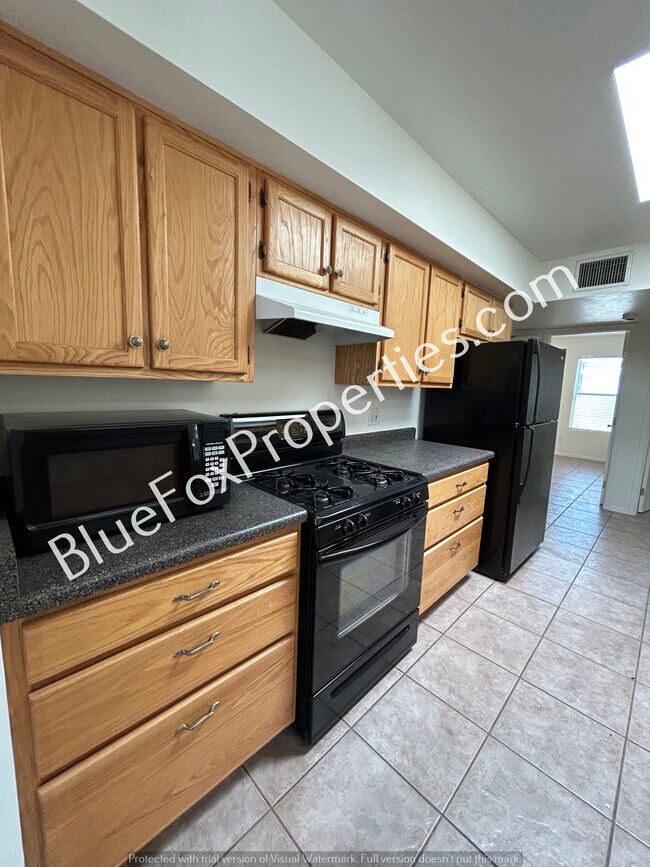 Building Photo - 2201 N Sparkman-Unit 2