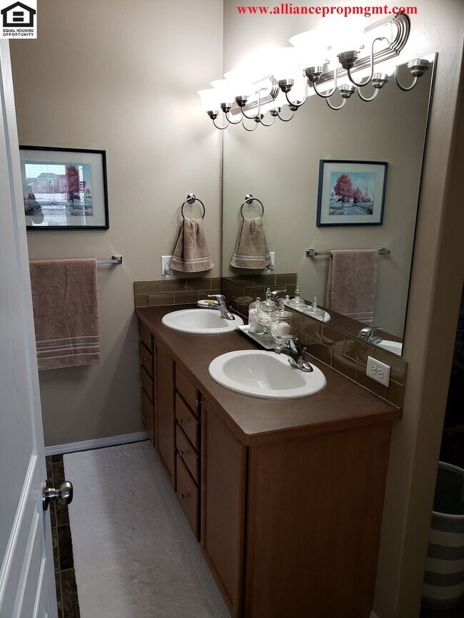 Building Photo - Charming 3 bedroom house in Norton Ranch Subdividion