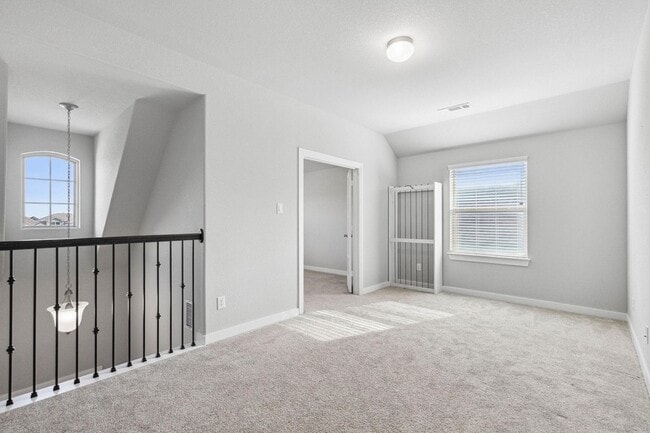 Building Photo - 1305 Swan Trl