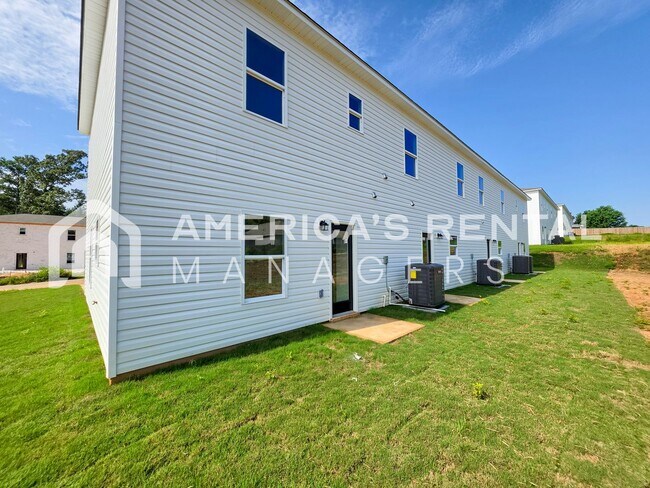 Building Photo - 107 Park Dr S
