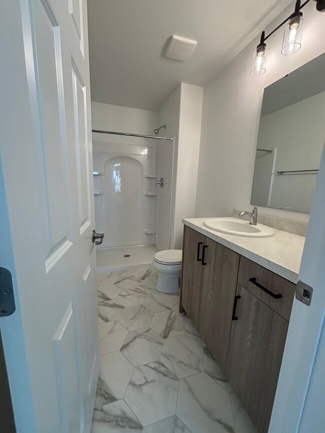 Building Photo - 3 Bedroom 3 Bathroom Townhomes