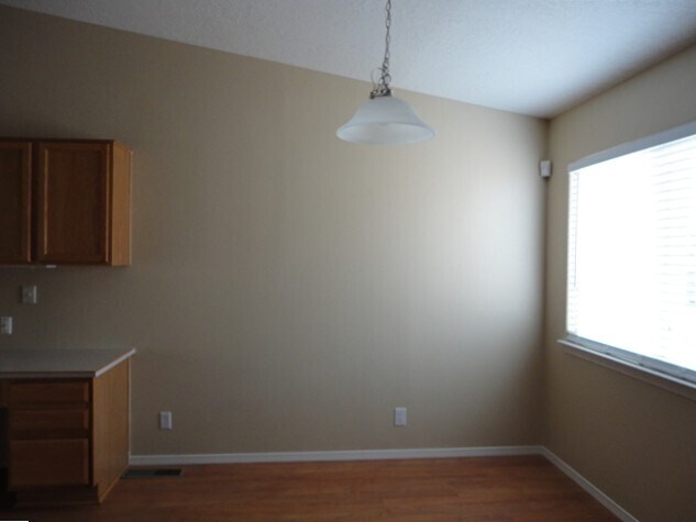 Building Photo - 120 Latigo Trail SE