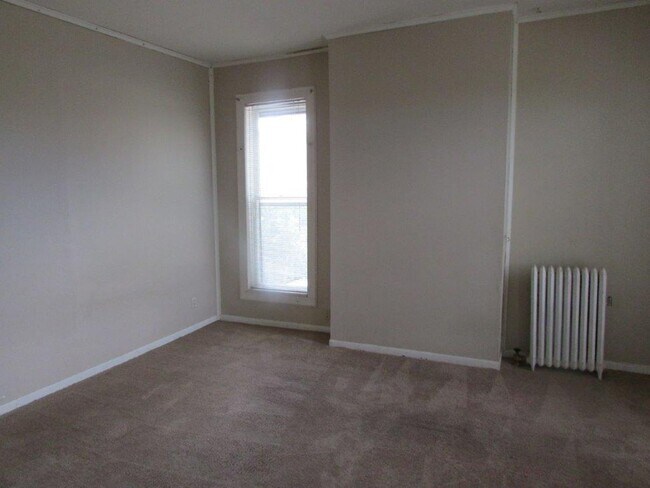 Building Photo - 209 E Mifflin St