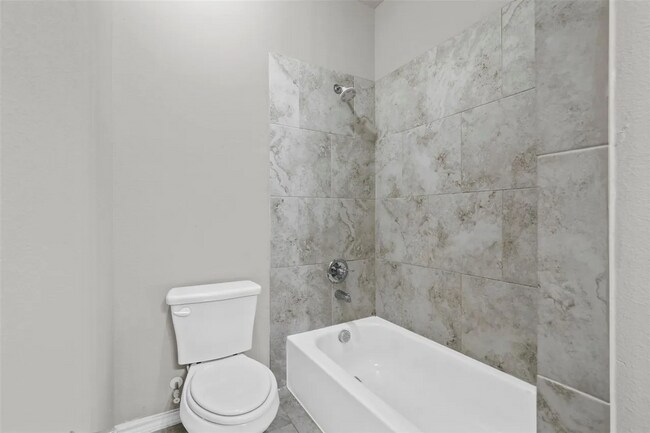 Building Photo - Stylish Living in the Heart of Princeton!