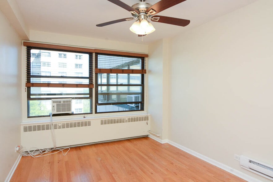 Building Photo - 4180 N Marine Dr