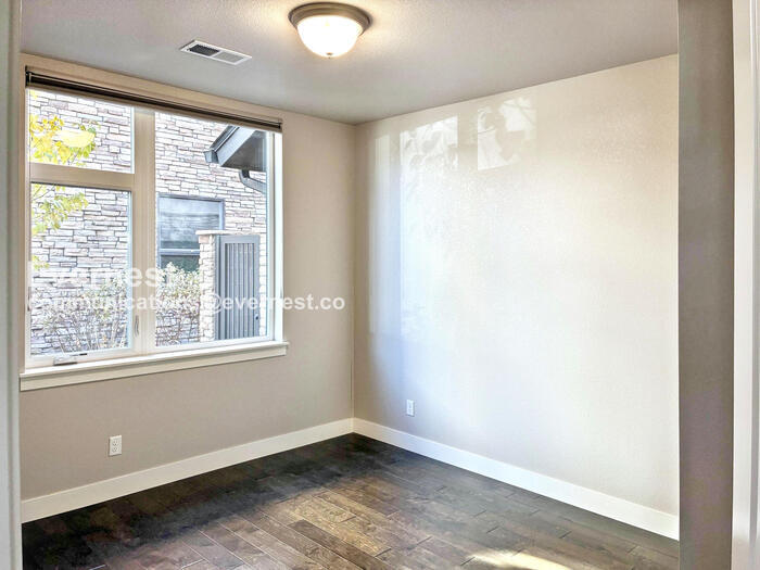 Building Photo - 2750 Illinois Dr