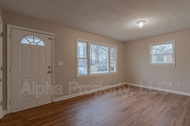 Building Photo - 30 Cox St