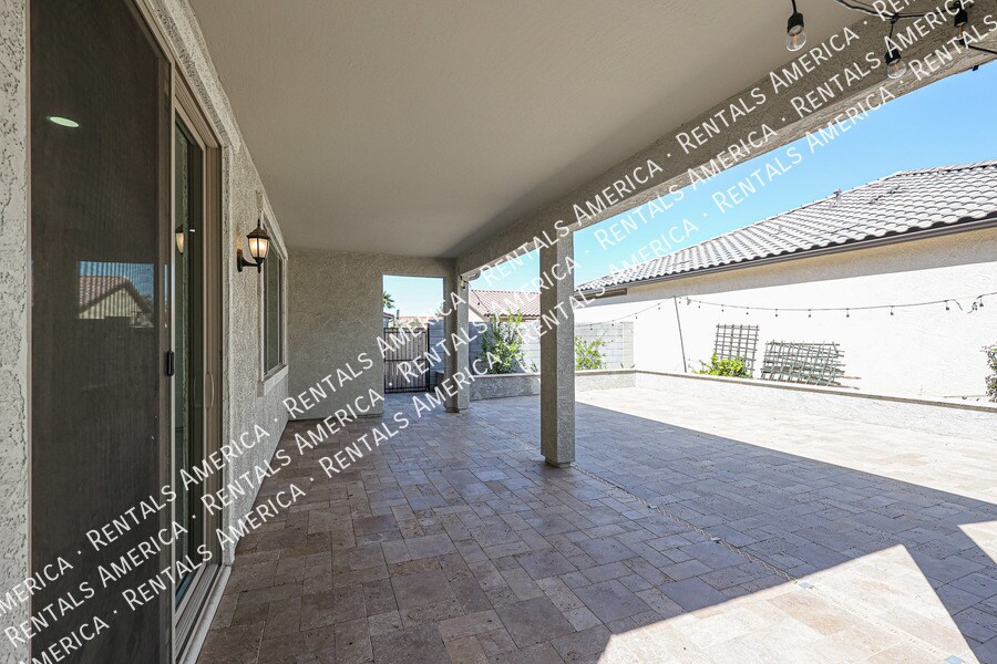 Building Photo - 36 E Constitution Dr