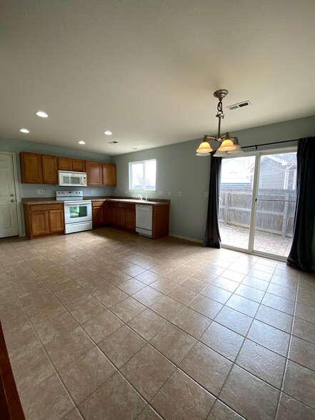 Kitchen - 10678 Upper Ridge Rd