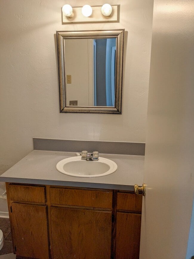 Building Photo - 210-220 N 2nd St