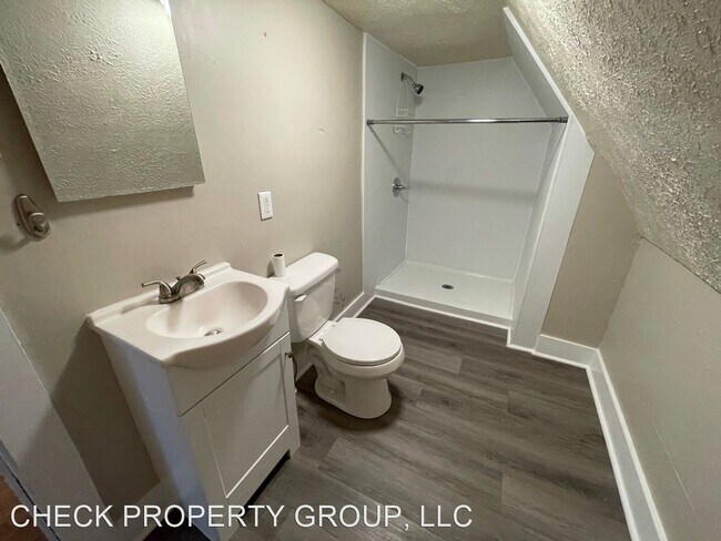 Building Photo - 3 br, 1 bath House - 712 Peytona Beach Road