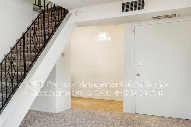 Building Photo - 1201 Rodeo Way