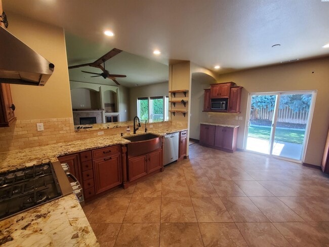 Building Photo - South Kennewick Rambler for rent