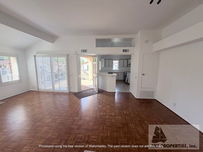 Building Photo - Coastal Condo in Newport Beach!