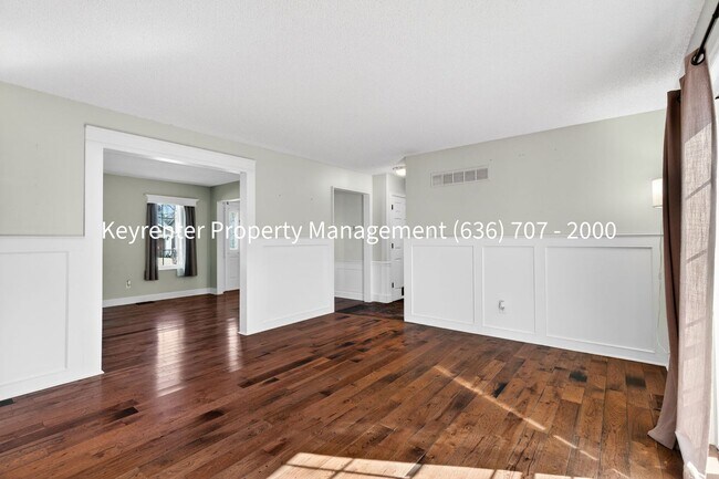 Building Photo - Spacious 4BR Home with Finished Basement in St. Peters