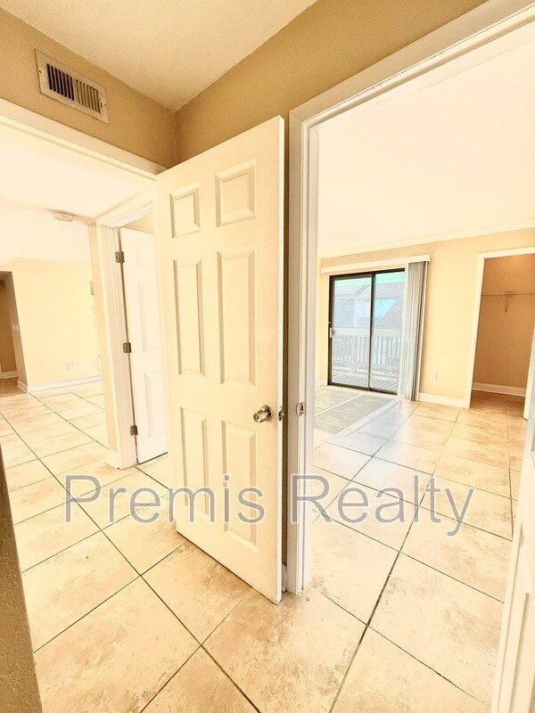 Building Photo - 455 Alt 19