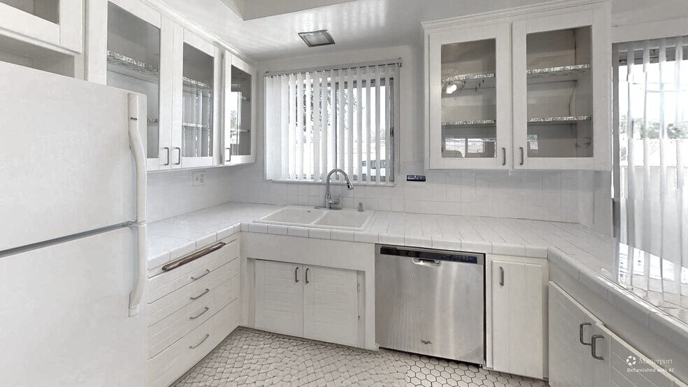 Building Photo - 22545 Hatteras St