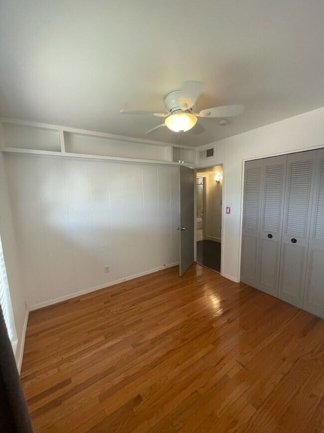 Building Photo - Charming 3 Bedroom Home | Oversized Backyard on Corner Lot