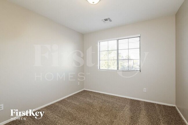 Building Photo - 15078 N 172nd Ln