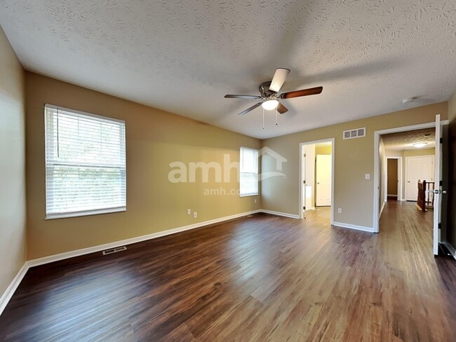 Building Photo - 8267 Springleaf Lake Dr