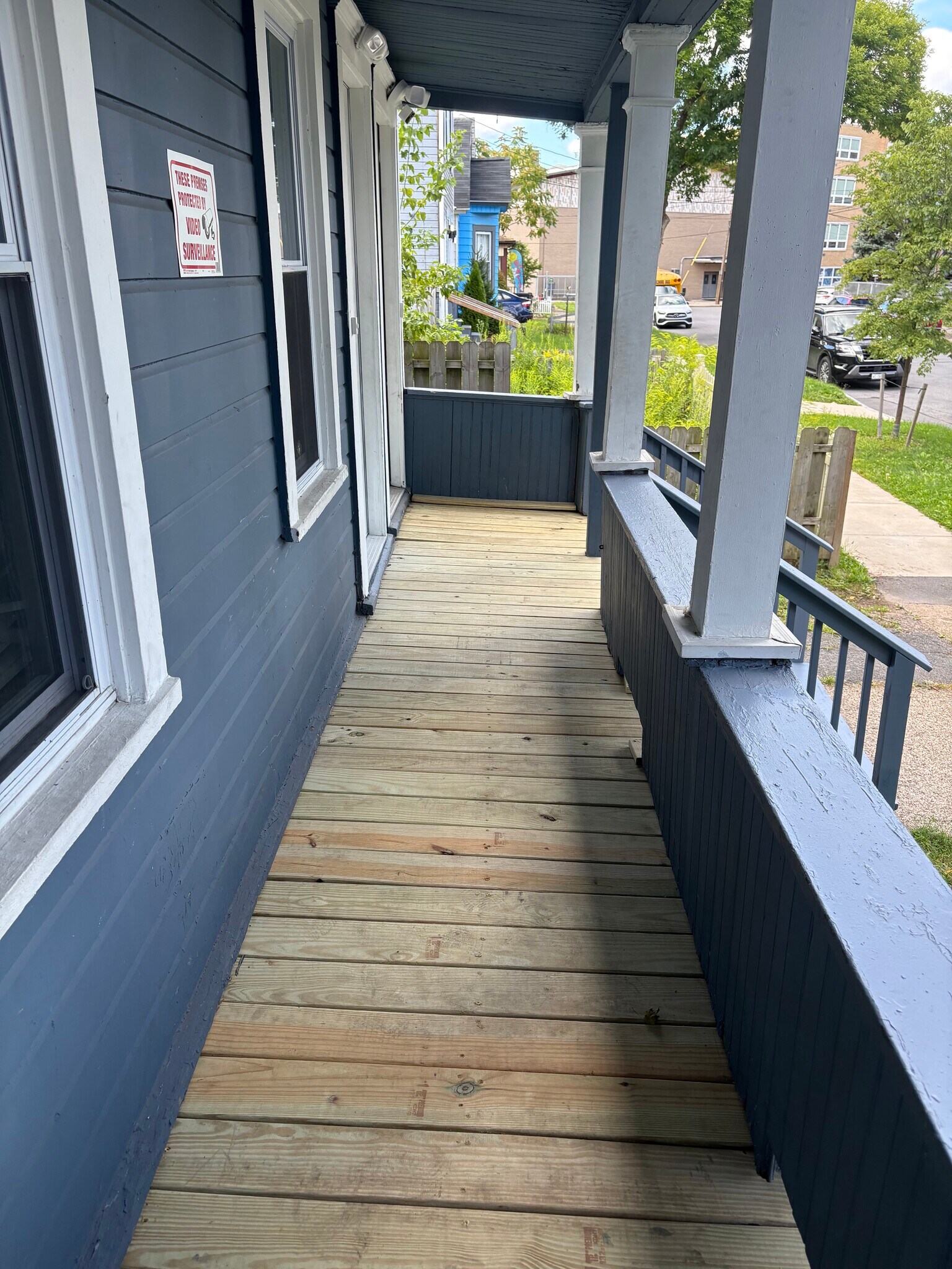 Building Photo - 233 Lakeview Ave