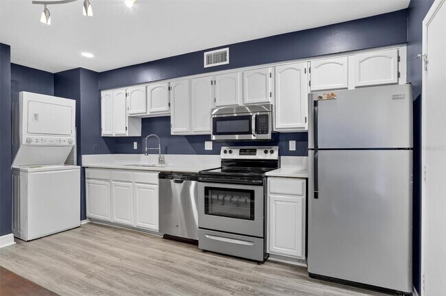 Building Photo - 4505 La Capri Ct