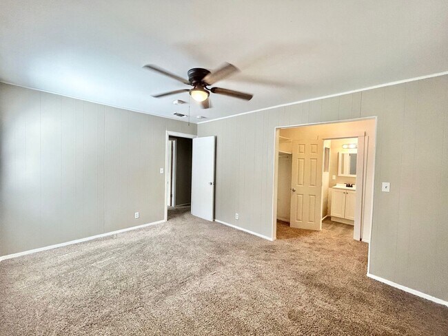 Building Photo - Charming 3-Bed, 2-Bath Home in Northeast S...