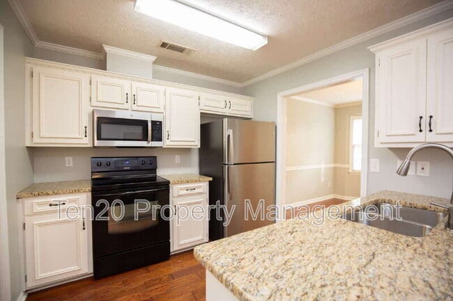 Building Photo - 776 Lee Rd 222