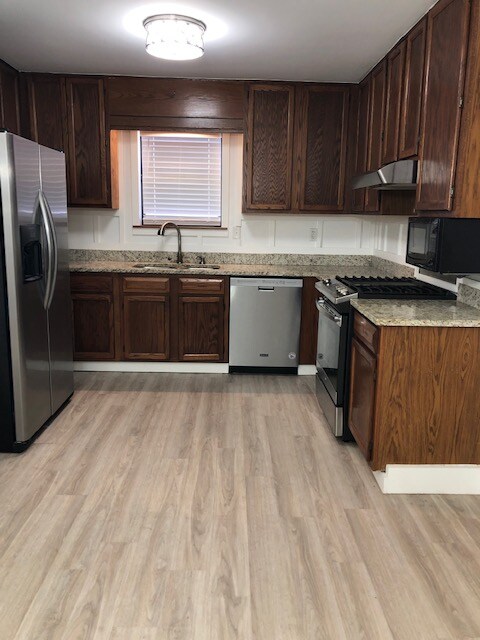 Building Photo - 14 Mill Ct