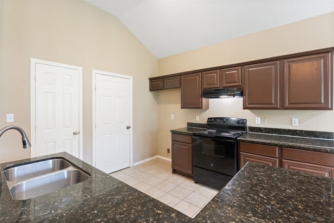 Building Photo - 9104 N Green River Dr