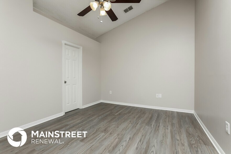 Building Photo - 2708 Derby Dr