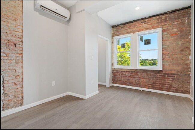 Building Photo - 928 Morningside Ave
