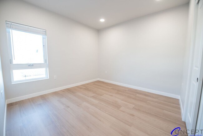 Building Photo - Brand-New Luxury Living with Mountain Charm at Studio Crossing