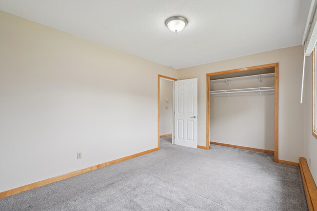 31-print-McKnight Rd N-1705-025.jpg - Aspen Village