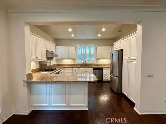 Building Photo - 310 Bronze